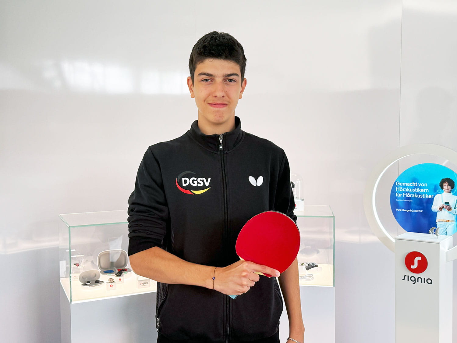 Arda Yenen bei seinem Besuch bei Signia