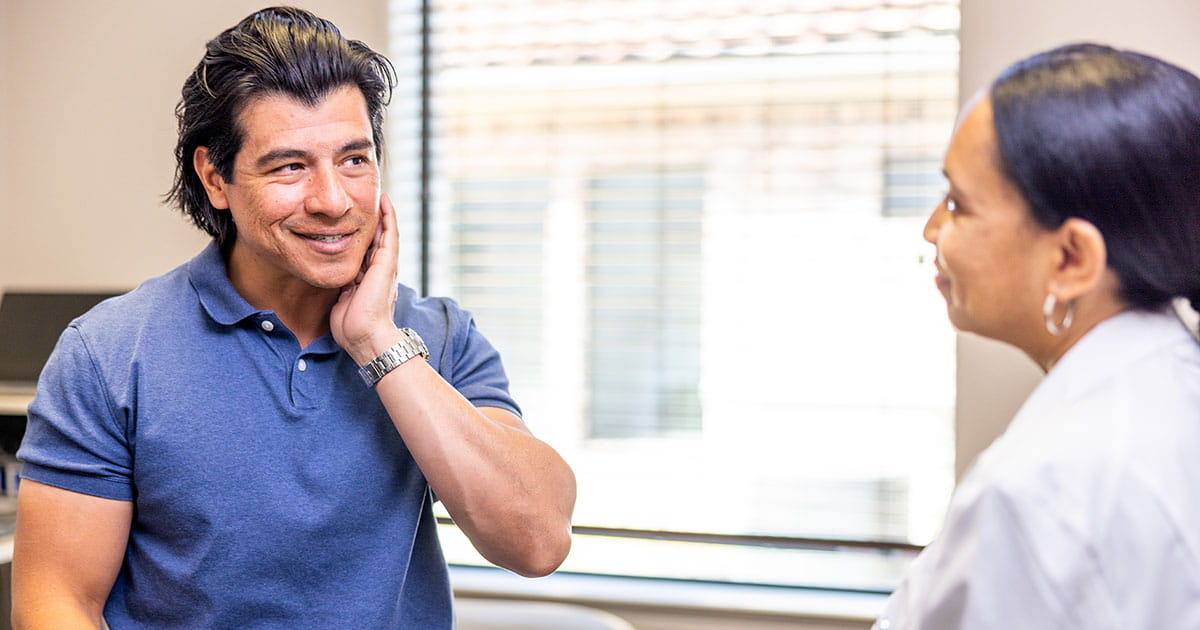 The benefits of buying from a hearing care professional | Signia