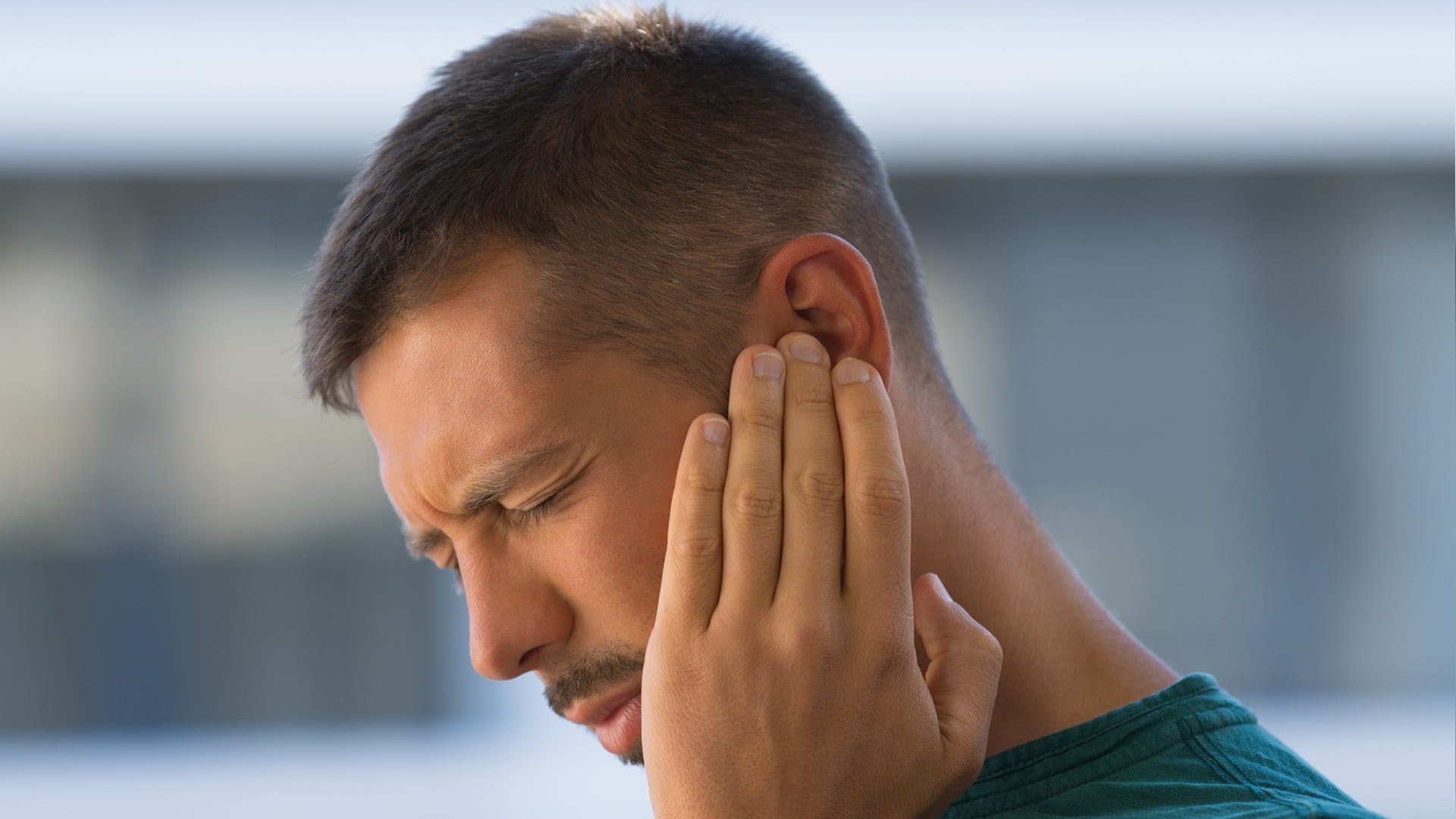 Co to są sezonowe problemy ze słuchem